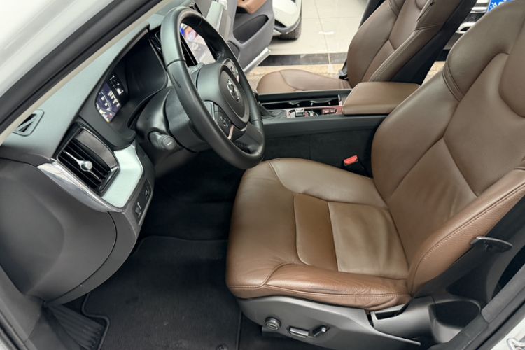 Used Volvo XC60 2019 T5 4x4 Smart Edition China VI Standard