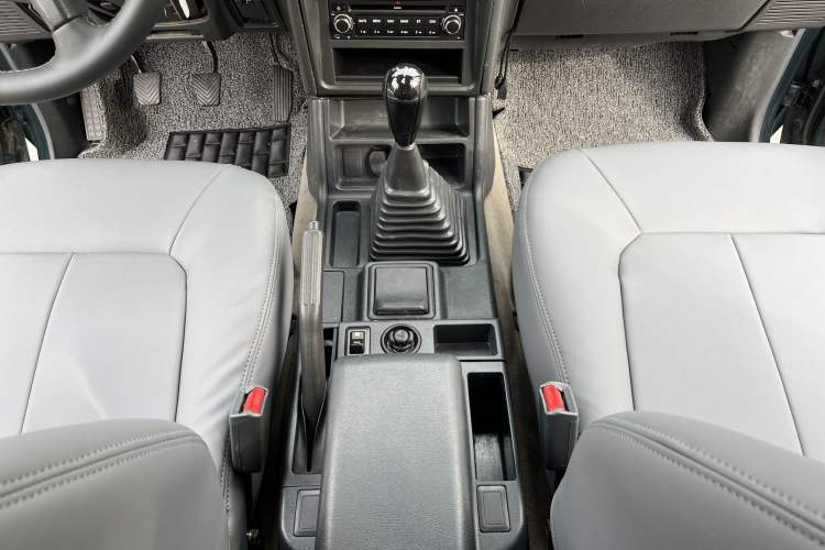 Used Leopaard 6481 2009 2.2L Manual Two-Wheel Drive
