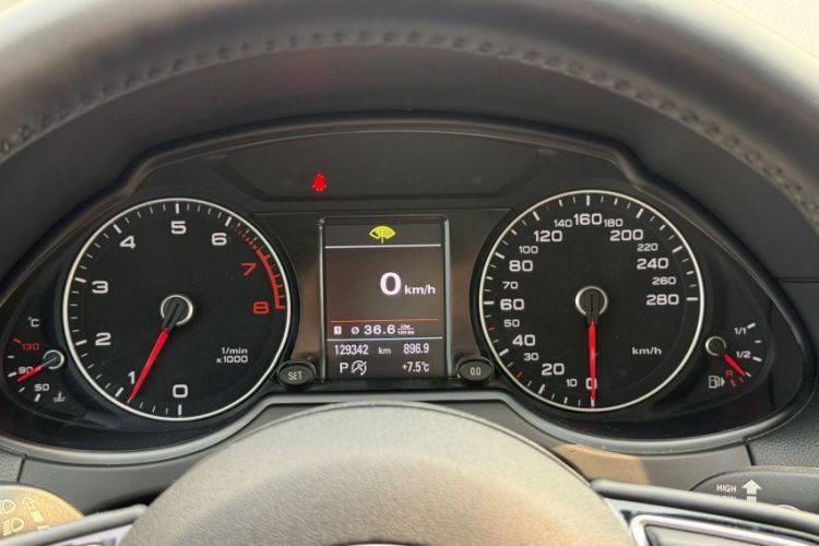 Used Audi Q5 2017 Plus 40 TFSI Technology Model
