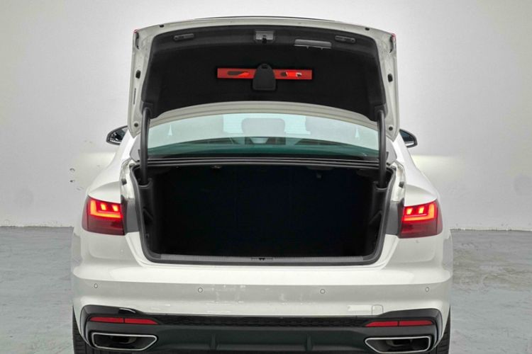 Used Audi A4L 2022 40 TFSI Luxury Dynamic Model
