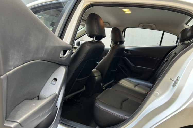 Used Mazda Mazda 3 Axela 2017 Sedan 1.5L Automatic Comfort Model Emission Standard China V
