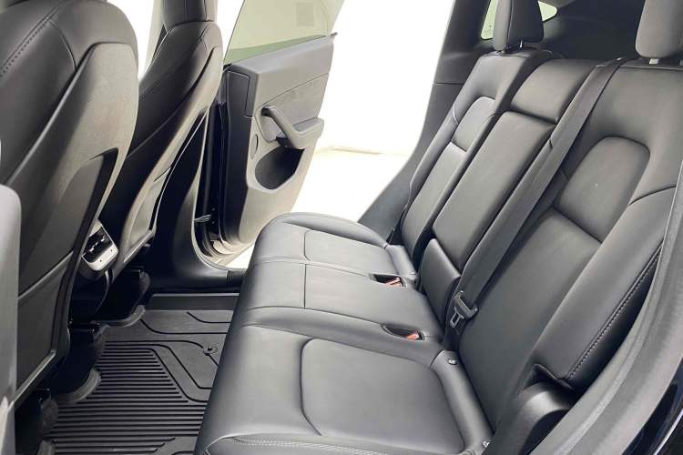 Used Tesla Model Y 2022 Rear-Wheel-Drive Version
