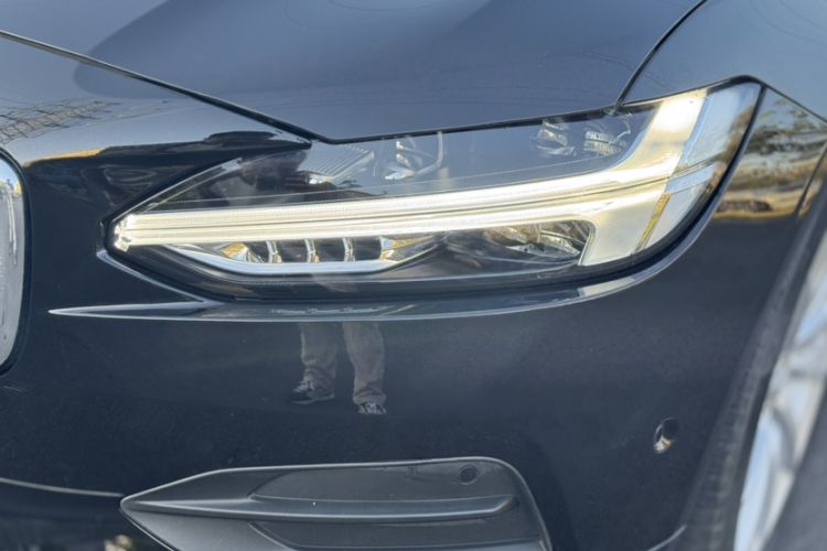 Used Volvo S90 2017 T5 Zhiyuan Edition
