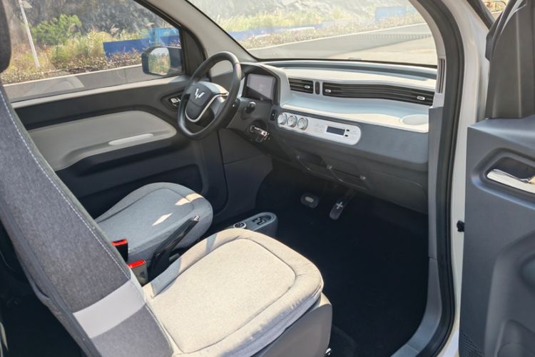 Used Wuling Hongguang MINIEV 2022 Macaron Fashion Model Lithium Iron Phosphate