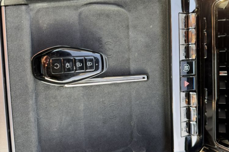 Used Denza Z9 2024 1100 km Four-Wheel Drive Max Version