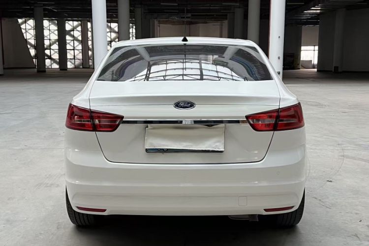 Used Ford Escort 2015 1.5L Automatic Fashion Model
