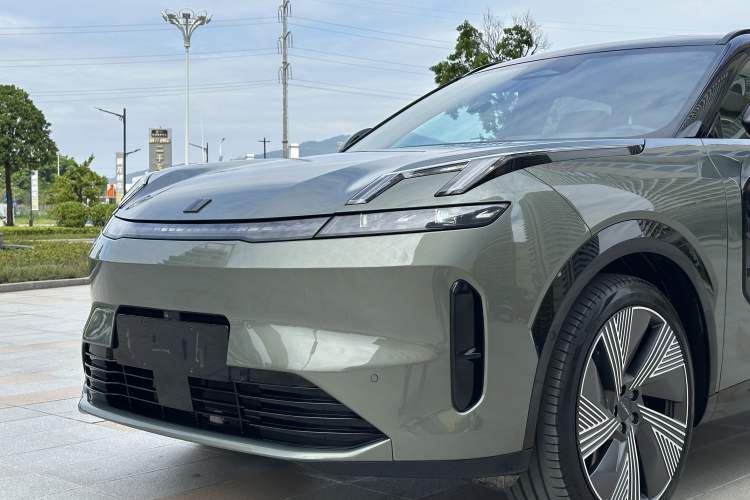 Used Lynk & Co 08 EM-P 2023 220km All-Wheel-Drive Performance Halo
