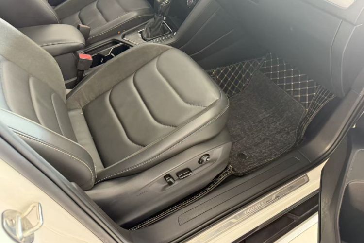 Used Volkswagen Tiguan L 2019 Revised 330TSI Automatic Two-Wheel Drive Smart & Luxury Edition China VI Standard
