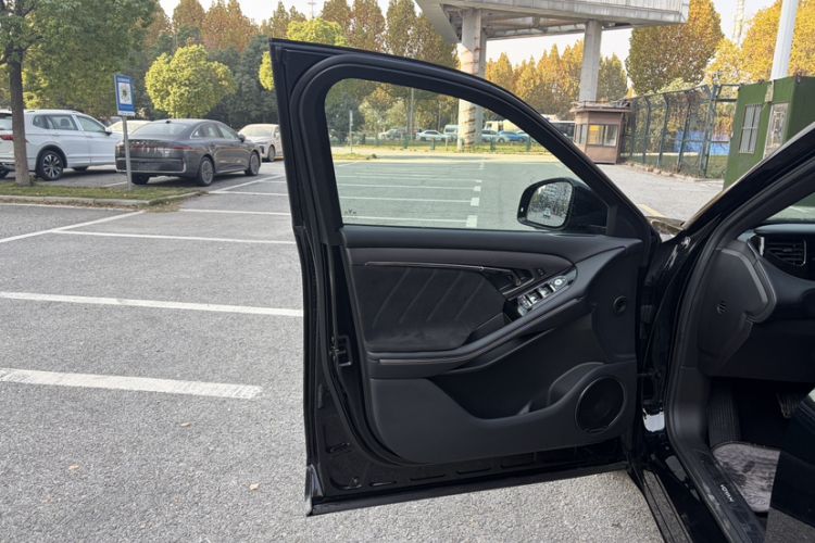 Used VOYAH FREE 2025 318 318 km Rear-Drive Touring Edition
