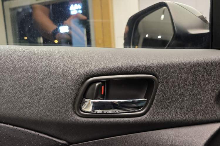 Used Honda CR-V 2016 2.0L two-wheel drive Urban Edition
