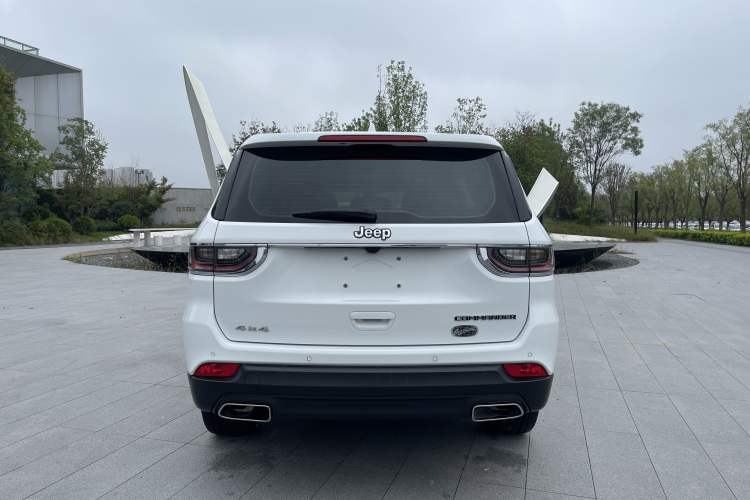 Used  Commander 2018 2.0T Two-Wheel Drive Enjoyment Version China VI Emission Standard
