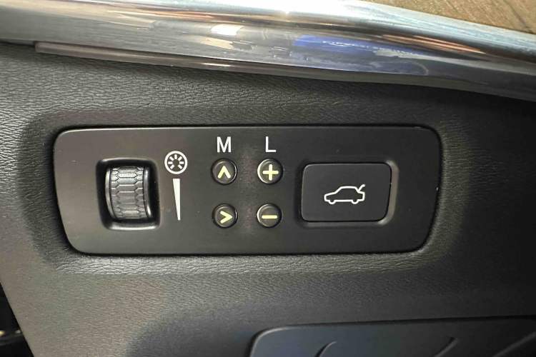 Used Volvo S90 2018 T5 Prestige Edition
