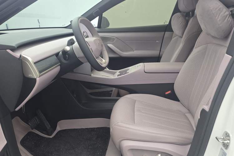 Used ONVO L60 2024 60 kWh Rear-Drive Version
