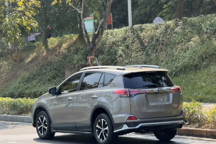 Used Toyota RAV4 2016 2.0L CVT Two-Wheel Drive Smart Edition China V Standard
