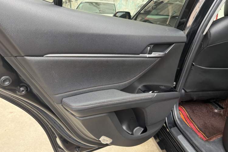 Used Toyota Camry 2021 2.0G Luxury Edition
