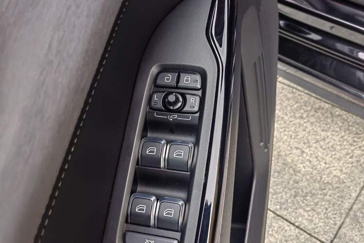 Used Lynk & Co 03 2022 2.0TD DCT JingPro
