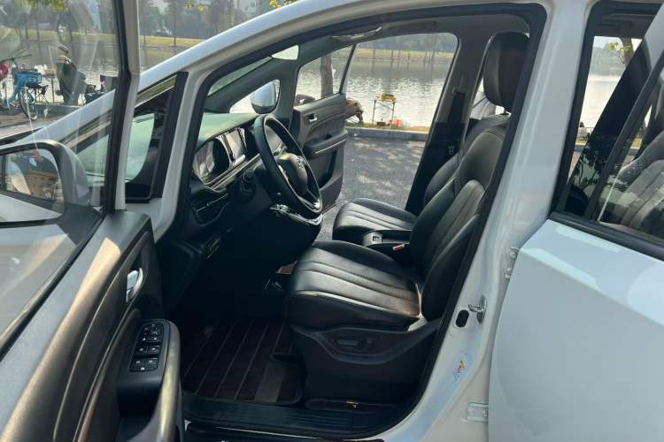 Used GAC Trumpchi M6 2019 270T Automatic Luxury Edition (7-seater) China V Standard