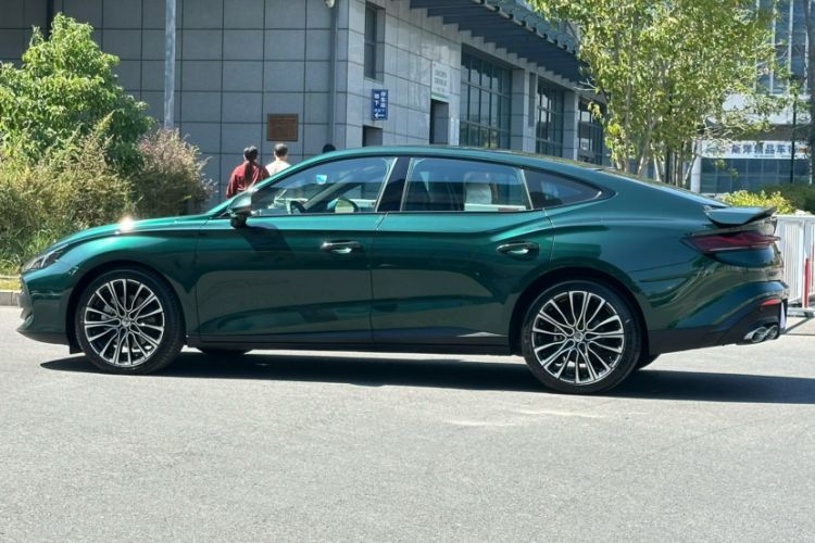 Used MG 7 2023 2.0T Automatic Hunter Luxury Edition
