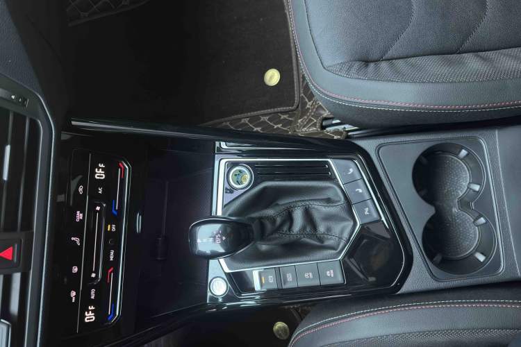 Used Volkswagen Tayron 2022 280TSI Two-Wheel Drive Luxury Smart Connectivity Version
