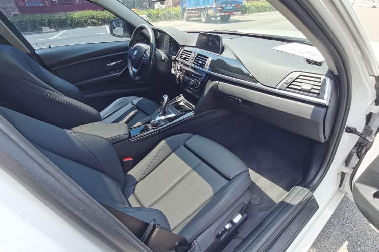 Used BMW 3 Series 2018 320Li Fashion Model
