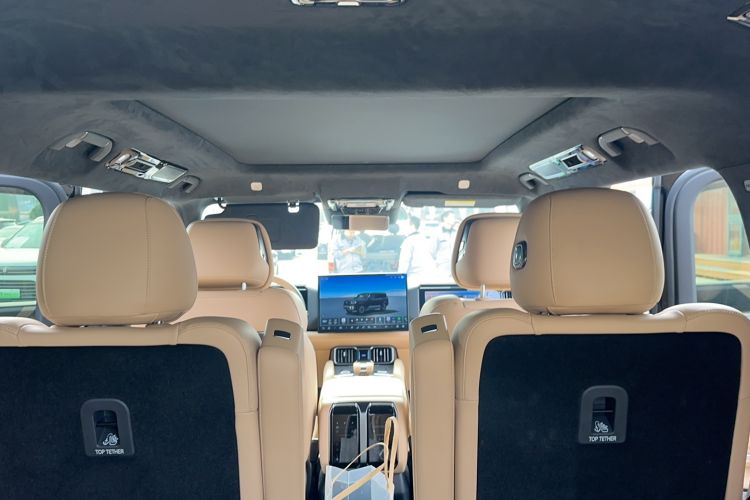 Used  Leopard 8 2025 Smart & Brave Flagship Edition 6 Seats
