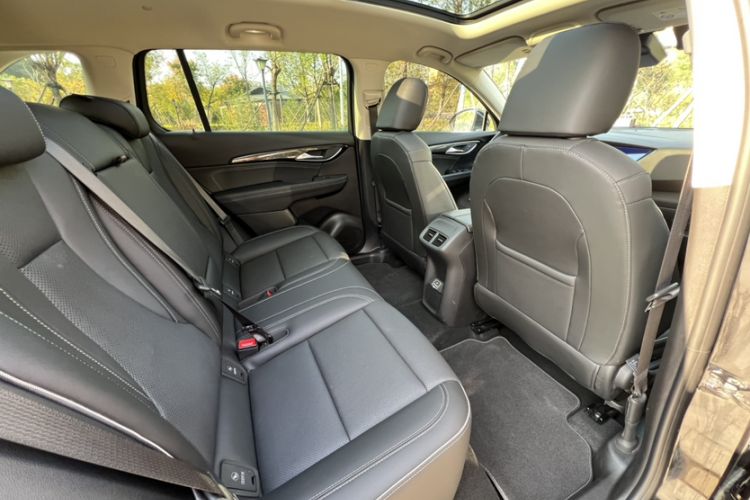 Used Buick Envision 2021 Encore Plus 652T Five-Seat All-Wheel-Drive Luxury Model
