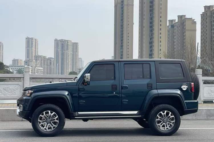 Used Beijing Auto BJ40 2023 2.0T Automatic Four-Wheel Drive Urban Hunter Edition Chivalrous Type
