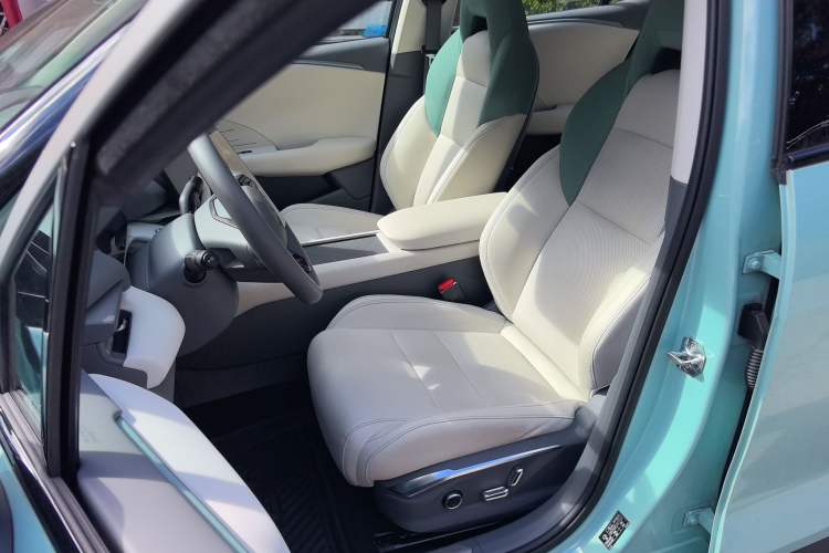 Used Lynk & Co 06 EM-P 2023 EM-P 126 Long-Range Halo
