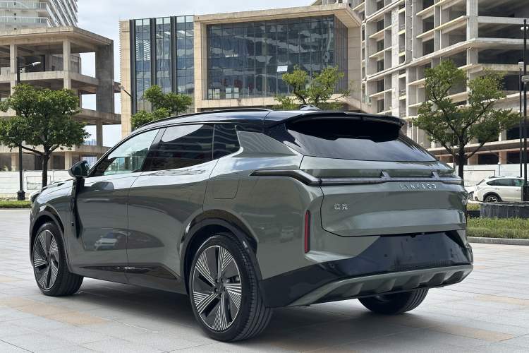 Used Lynk & Co 08 EM-P 2023 220km All-Wheel-Drive Performance Halo
