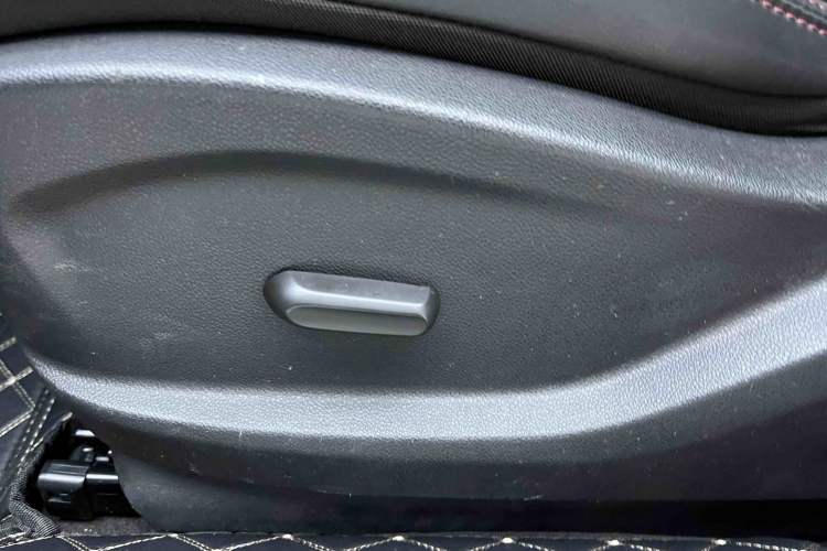 Used Chevrolet Orlando 2019 Redline 530T Automatic Enjoyment Version (5+2 Seating) China VI
