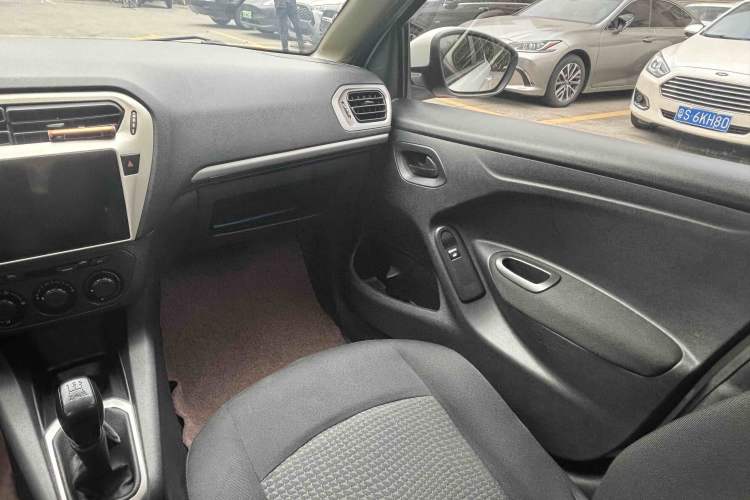 Used Peugeot 301 2014 1.6L Manual Comfort Edition
