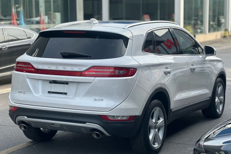 Used Lincoln MKC 2017 2.0T Two-Wheel Drive Deluxe Edition
