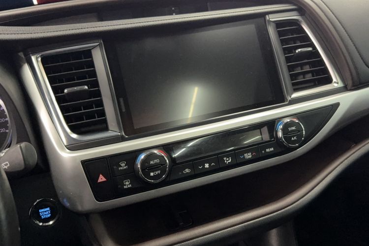 Used Toyota Highlander 2018 2.0T Four-Wheel Drive Prestige Version 7 Seats China V Emission Standard
