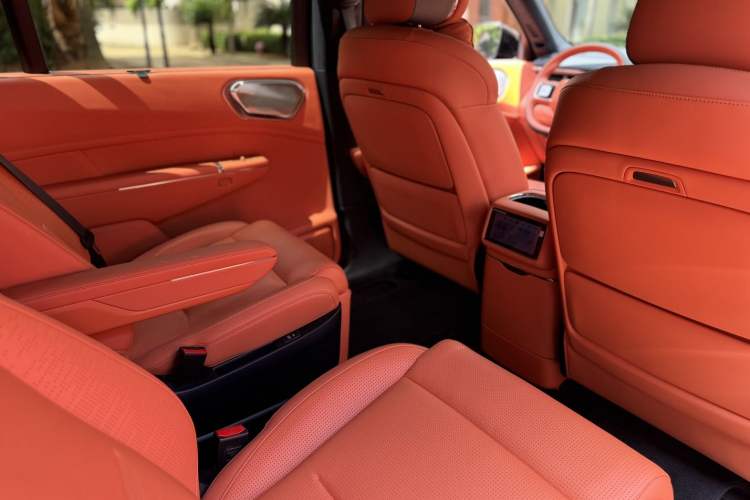 Used Lynk & Co 900 2025 1.5T Ultra
