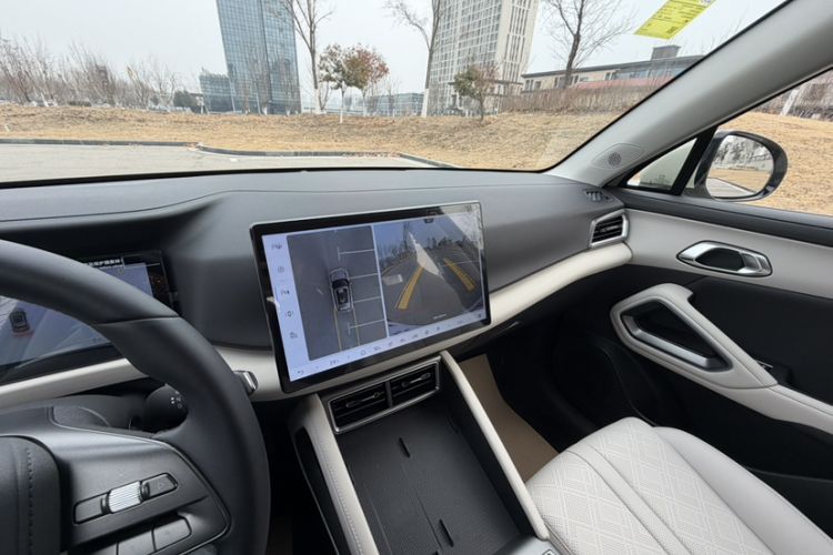 Used BYD Yuan UP 2025 Intelligent Driving Version 401 km Leading Edition