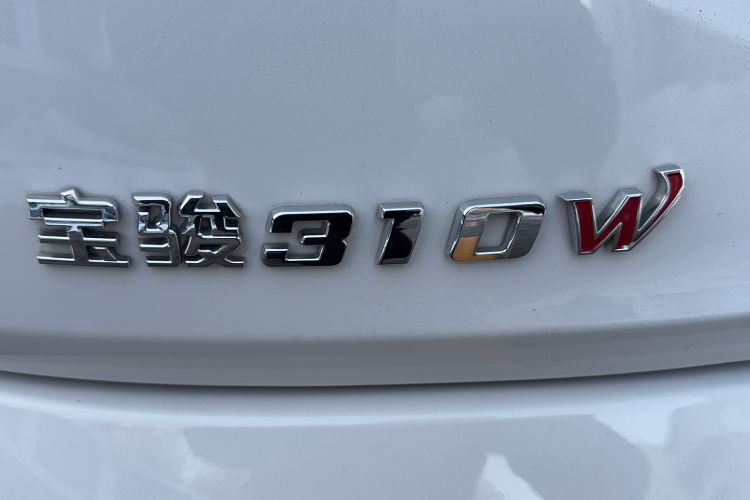 Used Baojun 310W 2017 1.5L Manual Comfort Version China VI Emission Standard