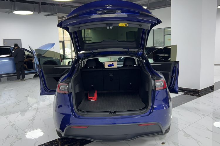 Used Tesla Model Y 2023 Long-Range All-Wheel-Drive Version
