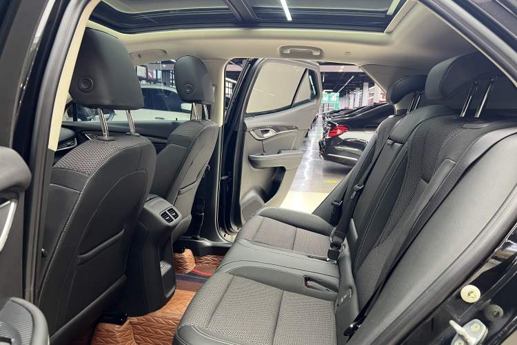 Used Buick Envision 2022 Encore S 552T Two-Wheel Drive Elite Model
