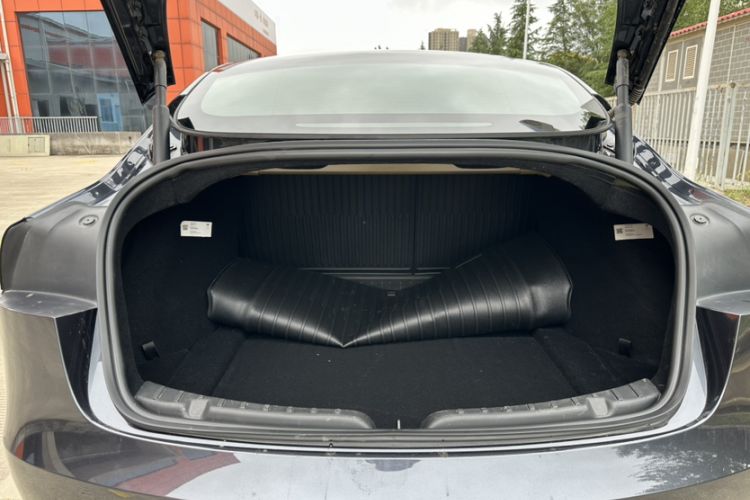 Used Tesla Model 3 2023 Rear-Wheel-Drive Version
