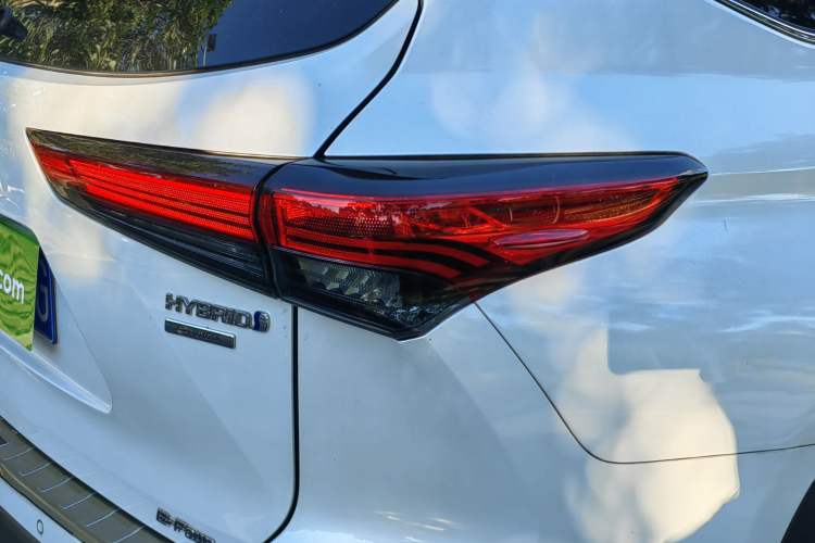 Used Toyota Highlander 2022 Dual-Engine 2.5L Four-Wheel Drive Prestige Version 7 Seats
