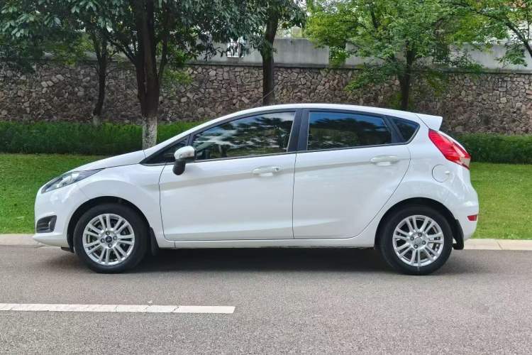 Used Ford Fiesta 2013 Hatchback 1.5L Automatic Fashion Edition
