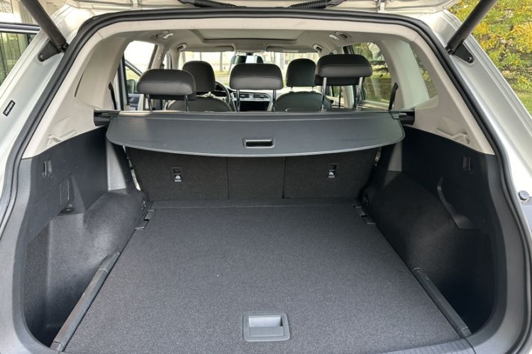 Used Volkswagen Tiguan L 2020 330TSI Automatic Two-Wheel Drive R-Line Flagship Version China VI Standard
