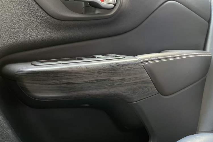 Used  Cherokee 2016 2.4L Superior Edition
