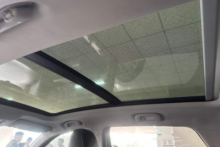 Used Roewe RX5 2016 20T Two-Wheel Drive Automatic Internet Smart Edition
