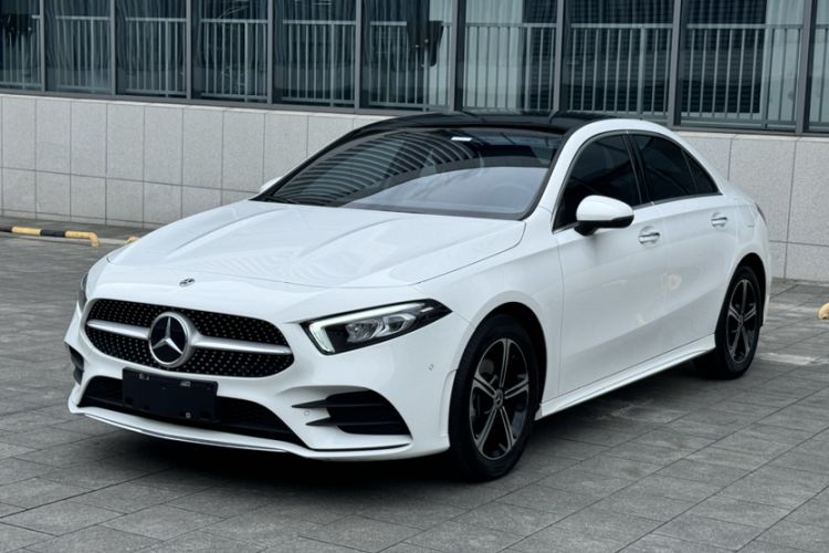 Used Mercedes-Benz A-Class 2022 Second Facelift A 200 L Sport Sedan Fashion Version
