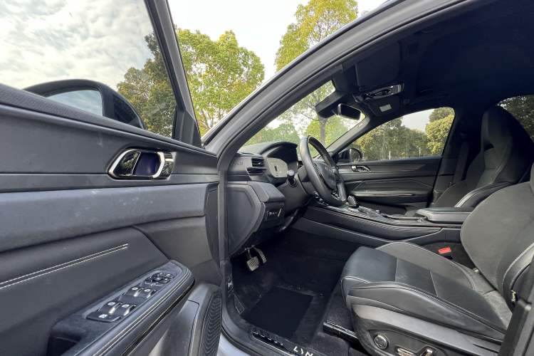 Used Lynk & Co 01 EM-P 2023 1.5TD EM-P PM
