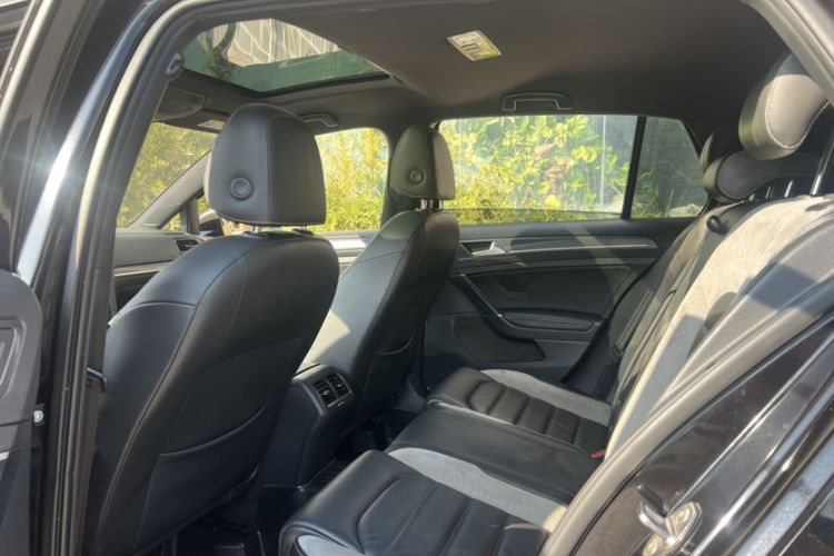 Used Volkswagen Golf 2016 1.4TSI Automatic R-Line
