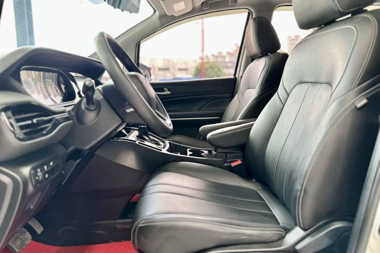 Used GAC Trumpchi M6 2021 270T DCT Luxury Edition (7 Seats)
