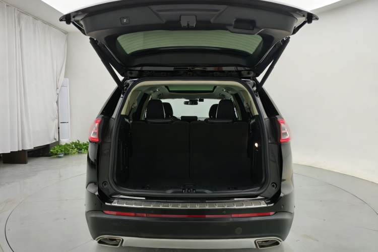 Used Ford Edge 2018 EcoBoost 245 Four-Wheel Drive Titanium 7-Seater
