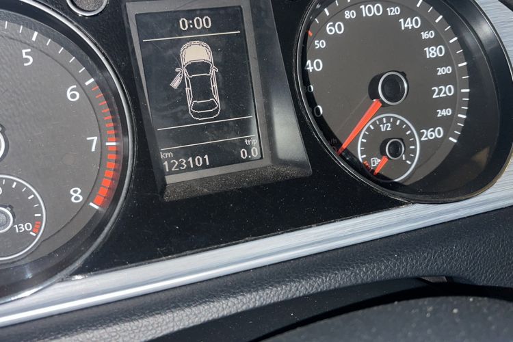 Used Volkswagen Magotan 2015 1.8TSI Advanced Model
